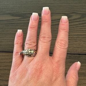 JOHN HARDY Dot Sterling Silver
18K Yellow Gold Ayu Petite Leaf Wrap
Ring Sz 6.5